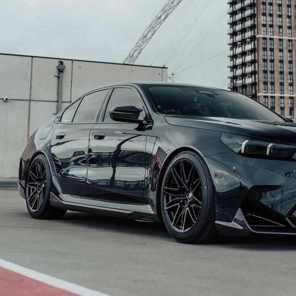 BMW G90/G99 M5 2024+ CARBON FIBRE SIDE SKIRTS - MP